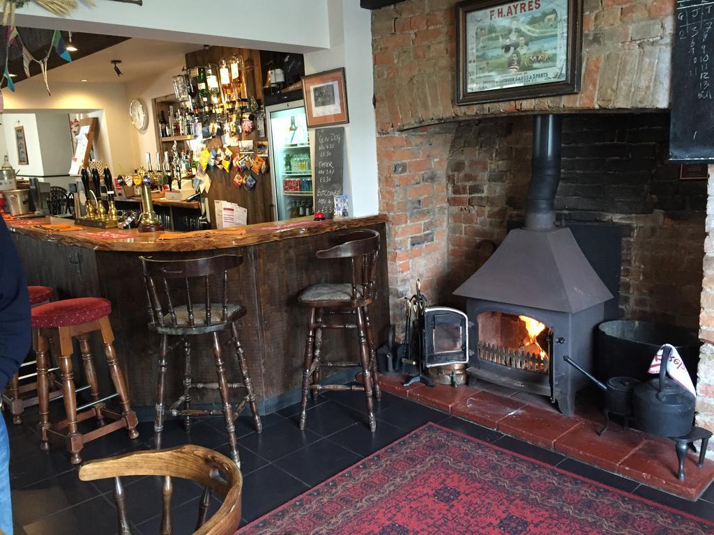 Red Lion Inn Sidbury Eksteriør bilde