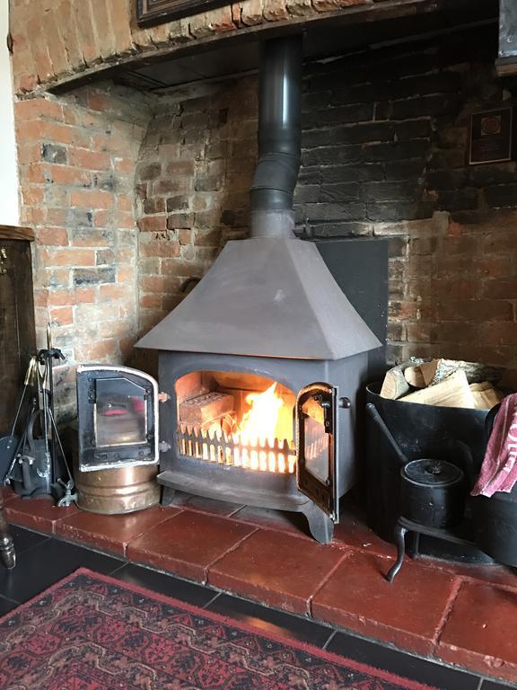Red Lion Inn Sidbury Eksteriør bilde